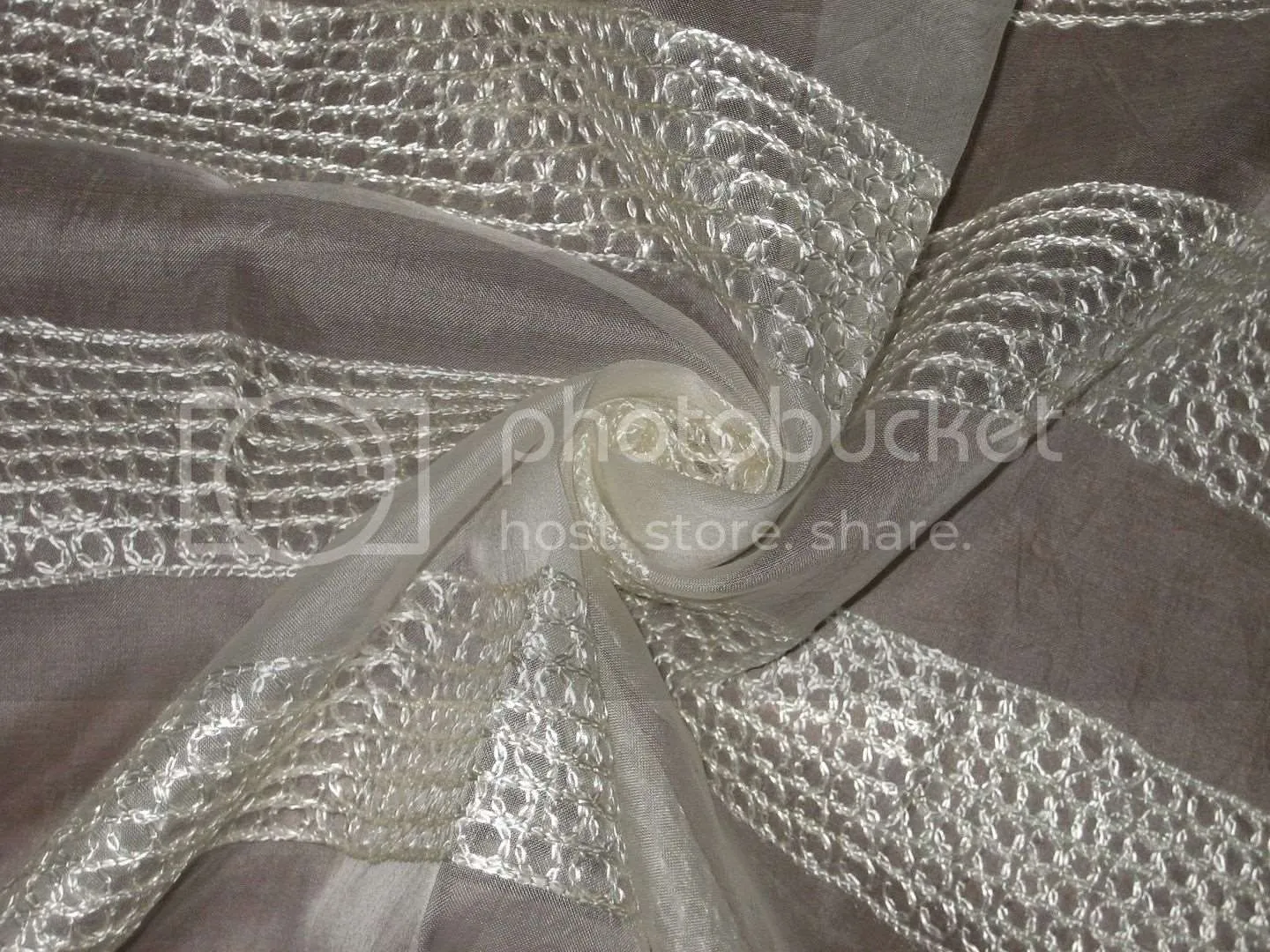 100 % SILK ORGANZA FABRIC Ivory COLOUR EMBROIDERED Semi Sheer 44" wide [3197]