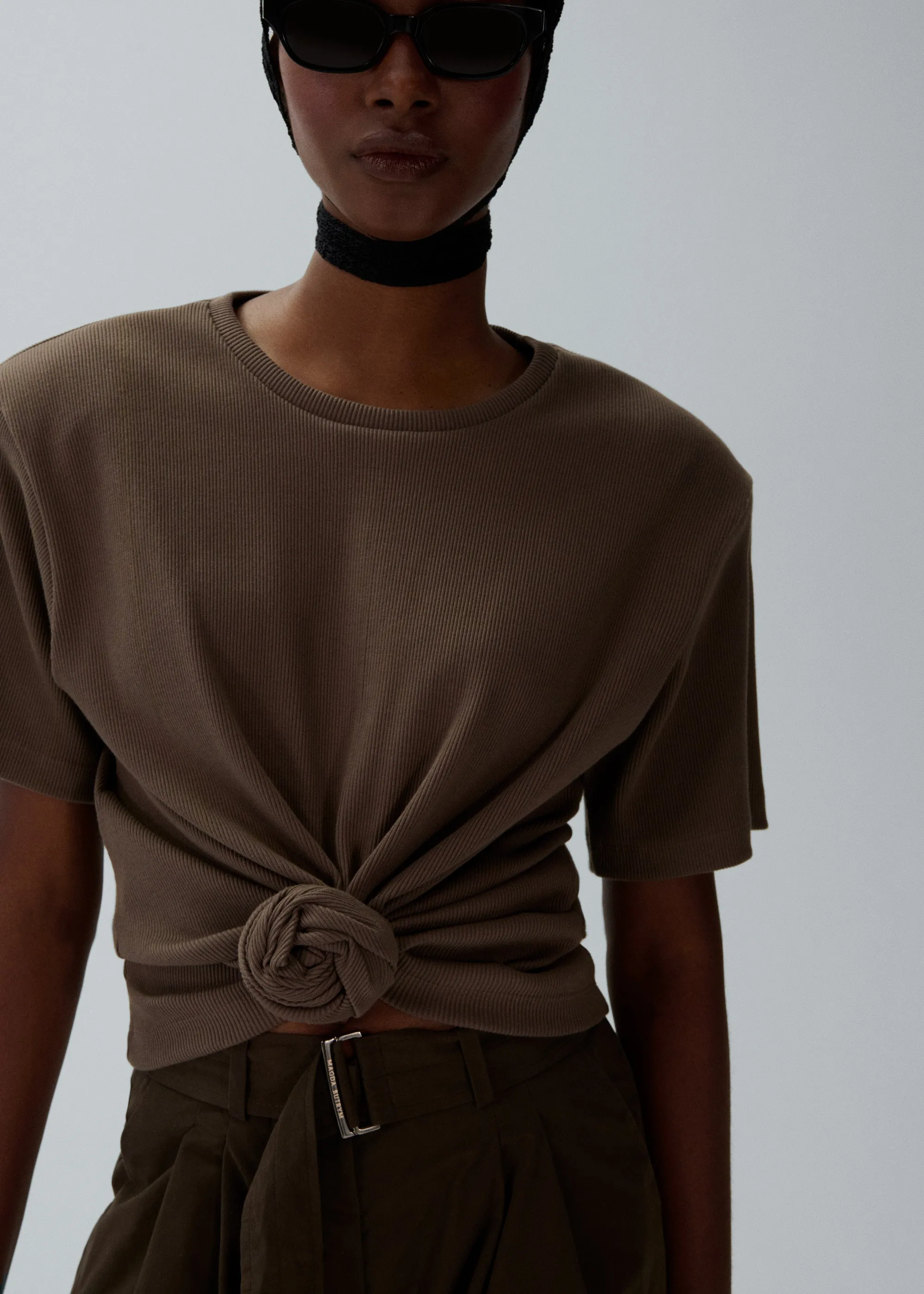 Knotted t-shirt in beige